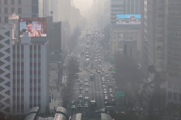 ▲ 서울 도심이 뿌옇게 보이고 있다. 사진=뉴시스