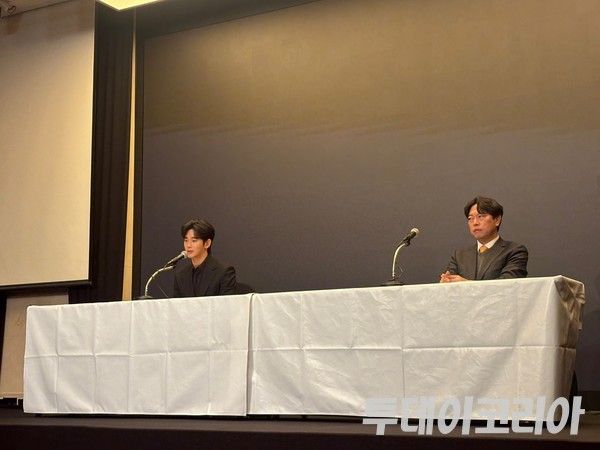 ▲ 배우 김수현이 31일 오후 서울 마포구 상암동 스탠포드호텔에서 긴급 기자회견을 열고 심경을 밝히고 있다. 투데이코리아