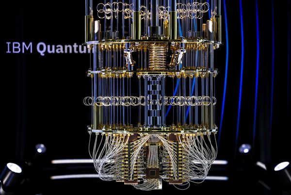▲ 경기 고양시 킨텍스에서 열린 2024 퀀텀코리아에서 IBM의 양자컴퓨터 ‘퀀텀’이 전시되어 있다. 사진=뉴시스