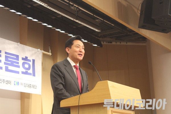 ▲ 오세훈 서울시장이 지난 6일 국회도서관에서 열린 ‘분권형 권력구조 개헌 대토론회’에서 발언하고 있다. 사진=이기봉 기자