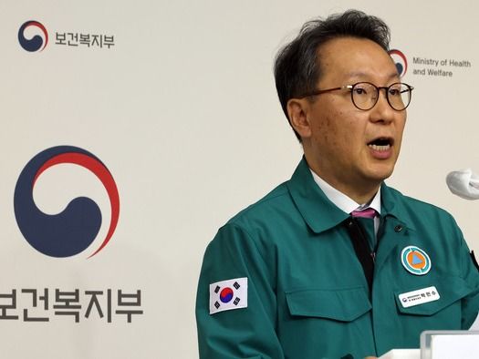 ▲ 박민수 중앙재난안전대책본부 제1총괄조정관(보건복지부 제2차관)이 20일 세종시 정부세종청사에서 의사 집단행동 중대본 회의 주요 내용 등을 발표하고 있다. 사진=뉴시스