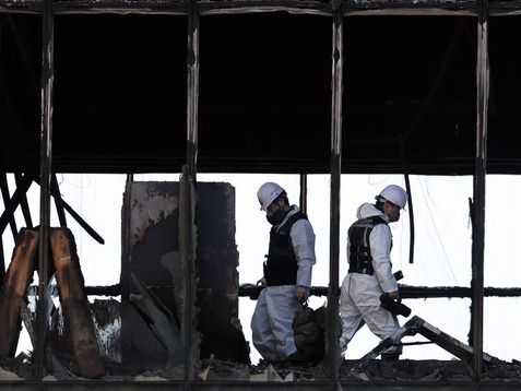 ▲ 부산경찰청, 부산소방재난본부, 국립과학수사연구원, 국립재난안전원 등이 16일 부산 기장군 반얀트리 해운대 부산 리조트 신축 공사장 화재현장에서 화재원인을 밝히기 위한 합동감식을 벌이고 있다. 사진=뉴시스