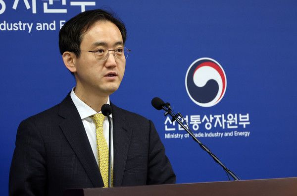 ▲ 유법민 산업통상자원부 투자정책관이 3일 세종시 정부세종청사에서 2025년 1분기 외국인직접투자 동향을 발표하고 있다. 사진=뉴시스