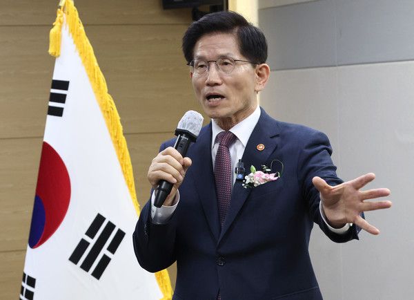 ▲ 김문수 고용노동부 장관이 8일 세종시 정부세종청사에서 열린 이임식에서 발언하고 있다. 사진=뉴시스