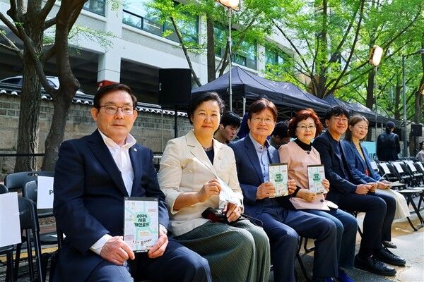 ▲ 임춘대 위원장이 2일 서울패션로드 정동에 참석했다. 사진=서울시의회