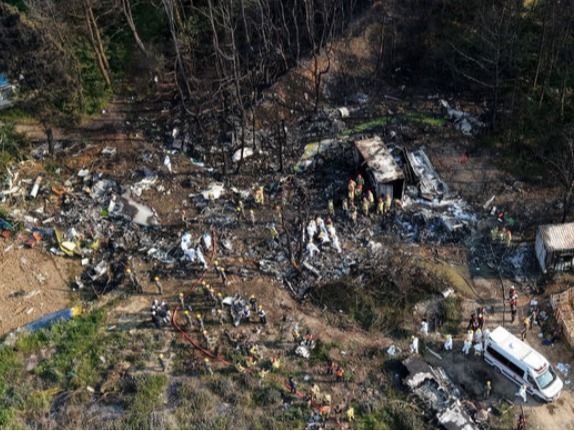 ▲ 29일 오후 1시 52분께 경북 포항시 남구 동해면 신정리 인근 한 야산에 해군 항공사령부 소속 P-3 해상초계기가 추락해 군과 소방 당국 등 관계기관이 현장 수습을 하고 있다. 2025.05.29. 사진=뉴시스