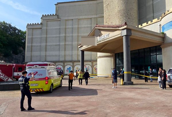 ▲ 5일 오전 6시56분께 전남 완도군 완도읍 한 리조트에서 일산화탄소 가스가 누출돼 투숙객 14명이 병원으로 옮겨져 치료를 받고 있다. 사진=전남소방