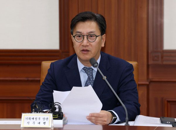 ▲ 김범석 기획재정부 장관 직무대행이 8일 오전 서울 종로구 정부서울청사에서 열린 경제관계장관회의에서 발언하고 있다. 사진=뉴시스