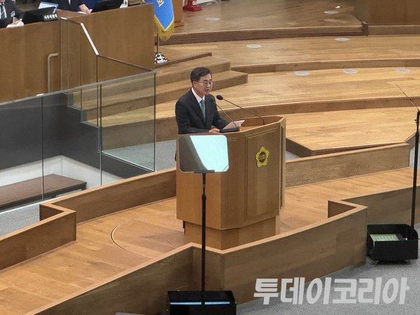 ▲ 10일 김동연 경기도지사가 경기도의회 제384회 정례회 제1차 본회의에서 발언하고 있다. 사진=진민석 기자