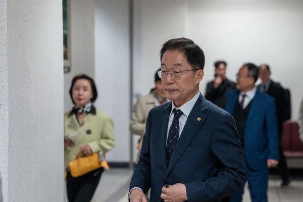 ▲ 임종식 경상북도 교육감이 14일 오전 대구시 수성구 대구고등법원에서 열린 재판에 출석하고 있다. 2025.04.14. 사진=뉴시스