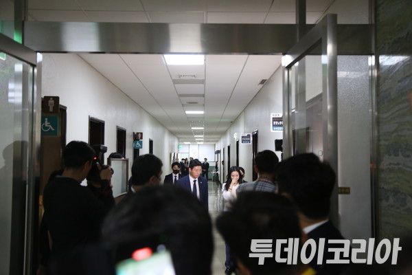 ▲ 걸그룹 뉴진스의 멤버 하니가 지난해 10월 국회에서 열린 환경노동위원회 국정감사에 참고인으로 출석했다. 사진=투데이코리아