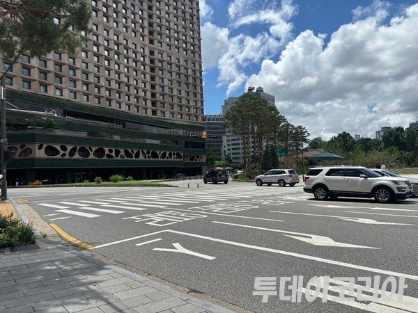 ▲ 1일 서울 중구 도심에 차들이 지나가고 있다. 사진=투데이코리아