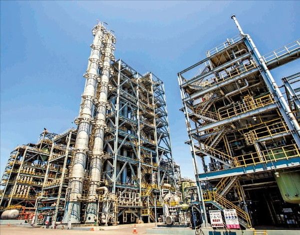 ▲ 유기실리콘 원료부터 제품까지 일괄 생산하고 있는&nbsp;KCC 대죽2공장 전경.&nbsp;사진=KCC