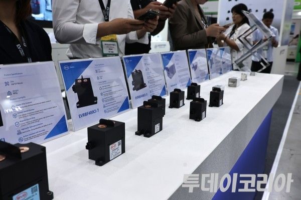 ▲ EV트렌드코리아 2025에서 BYD의 배터리 제품이 전시되고 있다. 사진=투데이코리아