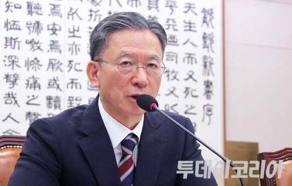 ▲ 정성호 법무부 장관 후보자가 16일 서울 여의도 국회에서 열린 인사청문회에서 의원들의 질의에 답하고 있다. 사진=투데이코리아