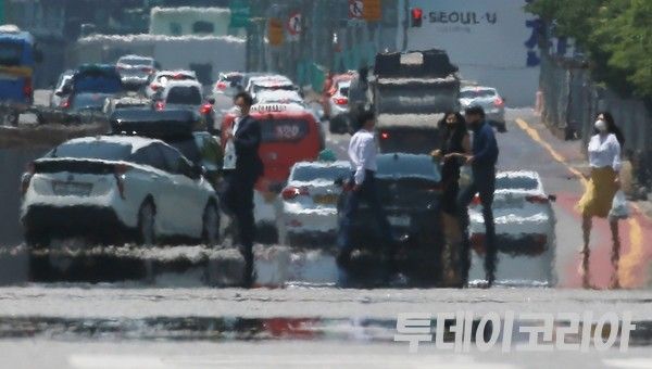 ▲ 폭염특보가 발효된 서울 도심의 모습. 사진=투데이코리아