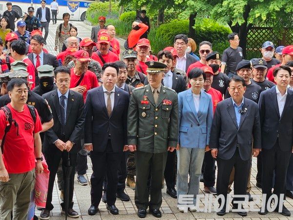 ▲ 박정훈 전 해병대 수사단장이 지난 5월 16일 ‘박정훈 대령 항소심 준비 공판 기자회견’을 위해 법원으로 들어서고 있다. 사진=투데이코리아