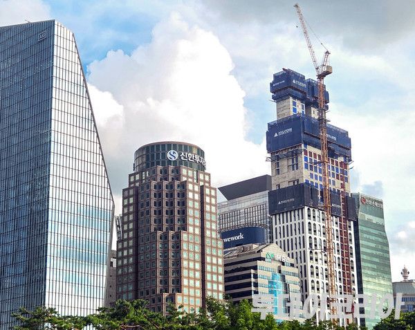 ▲&nbsp; 서울 여의도 증권가 전경. 사진=투데이코리아