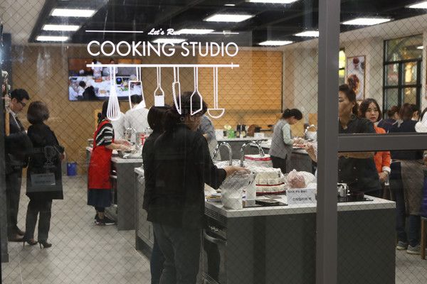 ▲ 한국마사회 문화센터에서 쿠킹클래스가 진행되고 있다. 사진=한국마사회