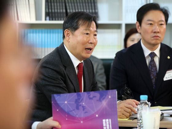 ▲ 국회 산업통상자원중소벤처기업위원회 위원장인 이철규 국민의힘 의원이 1일 서울 구로구 벤처기업협회 이민화라이브러리에서 열린 국민의힘 원내대표 초청 혁신벤처업계 활력 회복을 위한 현장간담회에서 발언하고 있다. 2025.04.01. 사진=뉴시스