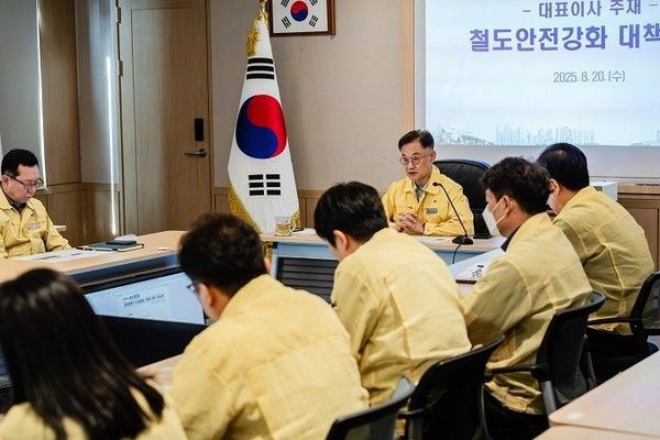 ▲ 이종국 SR 대표이사가 20일 서울 강남구 본사사옥에서 전날(19일) 발생한 철도 인명사고와 관련한 ‘긴급 안전대책 회의’를 열었다. 사진=SR