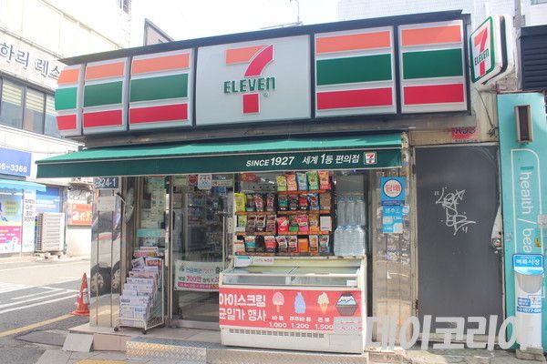 ▲ 서울 모처의 한 편의점 세븐일레븐 전경. 사진=투데이코리아
