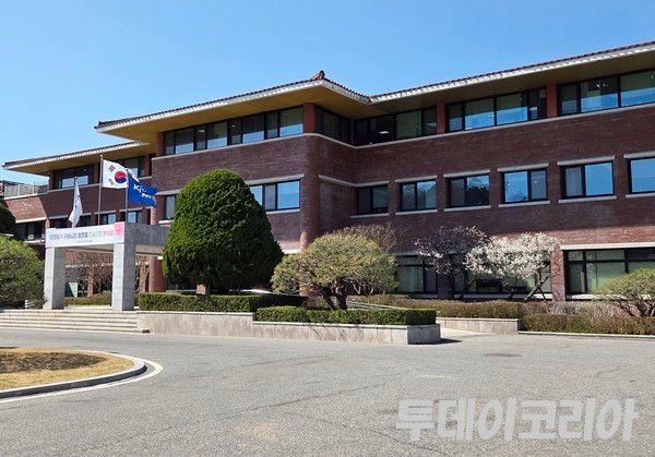 ▲ 경기도 과천에 위치한 한국마사회 본관. 사진=투데이코리아