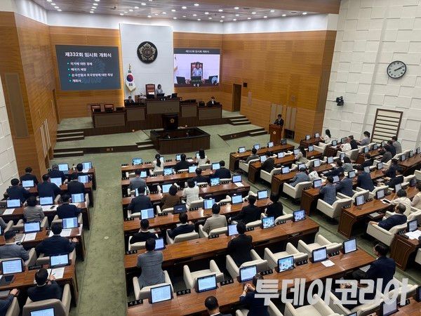 ▲ 최호정 서울시의회 의장이 지난달 27일 서울 중구 시의회에서 열린 ‘제332회 임시회’ 개회식에서 개회사를 진행하고 있다. 사진=투데이코리아