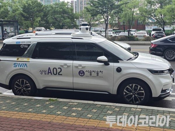 ▲ 서울 상암에서 운행 중인 ‘서울자율차’ 모습. 사진=투데이코리아