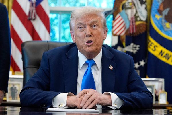 ▲ 도널드 트럼프 미국 대통령이 19일(현지시간) 백악관 집무실에서 발언하고 있다. 사진=뉴시스