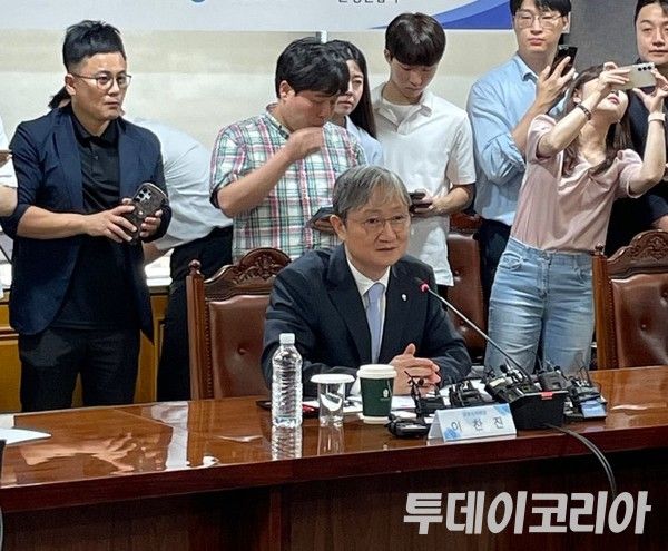 ▲ 이찬진 금융감독원장이 지난 8월 28일 서울 중구 은행연합회에서 열린 은행장 간담회에서 모두발언을 진행하고 있다. 사진=투데이코리아