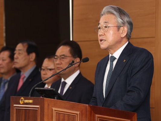 ▲ 강호동 농협중앙회 회장이 6일 정부세종청사에서 열린 취임 1주년 기자간담회에서 발언하고 있다. 사진=농협중앙회