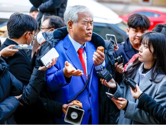 ▲ 특수건조물침입·특수공무집행방해 교사 등 혐의를 받는 전광훈 사랑제일교회 목사가 지난 18일 서울 종로구 서울경찰청으로 피의자 신분 조사를 받기 위해 출석하며 입장을 밝히고 있다. 사진=뉴시스