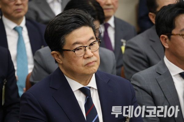 ▲ 김병주 MBK파트너스 회장이 10월 14일 서울 여의도 국회에서 열린 공정거래위원회, 개인정보보호위원회 등에 대한 정무위원회 국정감사에 참석했다. 사진=투데이코리아