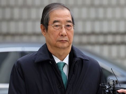 ▲ ▲ 12·3 비상계엄 관련 내란 방조 등 혐의를 받는 한덕수 전 국무총리가 26일 서울 서초구 서울중앙지방법원에서 열린 결심 공판에 출석하고 있다. 사진=뉴시스