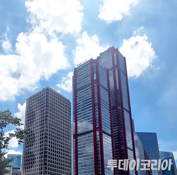 ▲ 서울 여의도 파크원에 입주해 있는 LG에너지솔루션 본사 전경. 사진=투데이코리아