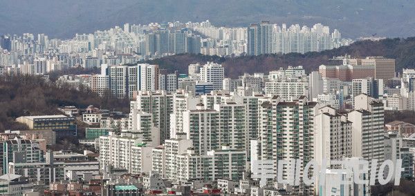 ▲ 서울 시내 한 아파트 단지의 모습이 보이고 있다. 사진=투데이코리아