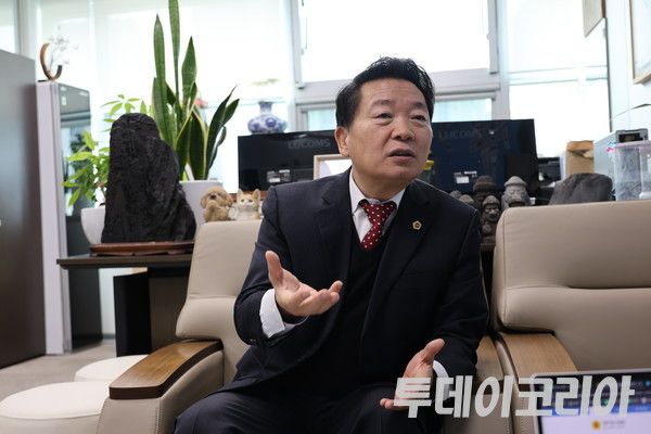 ▲ 방성환 경기도의회 농정해양위원장이 10일 경기도의회에서 투데이코리아와 인터뷰를 진행하고 있다. 사진=김시온 기자