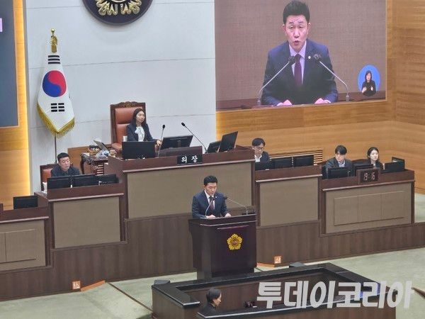 ▲ 13일 서울특별시의회에서 열린 제334회 임시회 제3차 본회의에서 황철규 시의원이 서울시교육청 청렴시민감사관 조례 개정안에 대해 찬성토론을 하고 있다. 사진=이기봉 기자