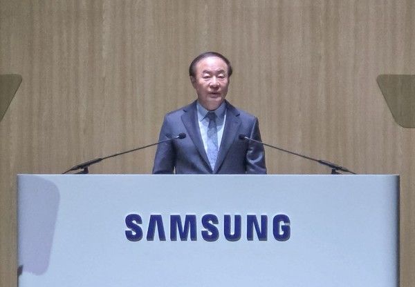 ▲ 전영현 부회장이 18일 경기 수원시 영통구 수원컨벤션센터에서 열린 제57기 삼성전자 정기 주주총회에서 인사말을 하고 있다. 사진=삼성전자