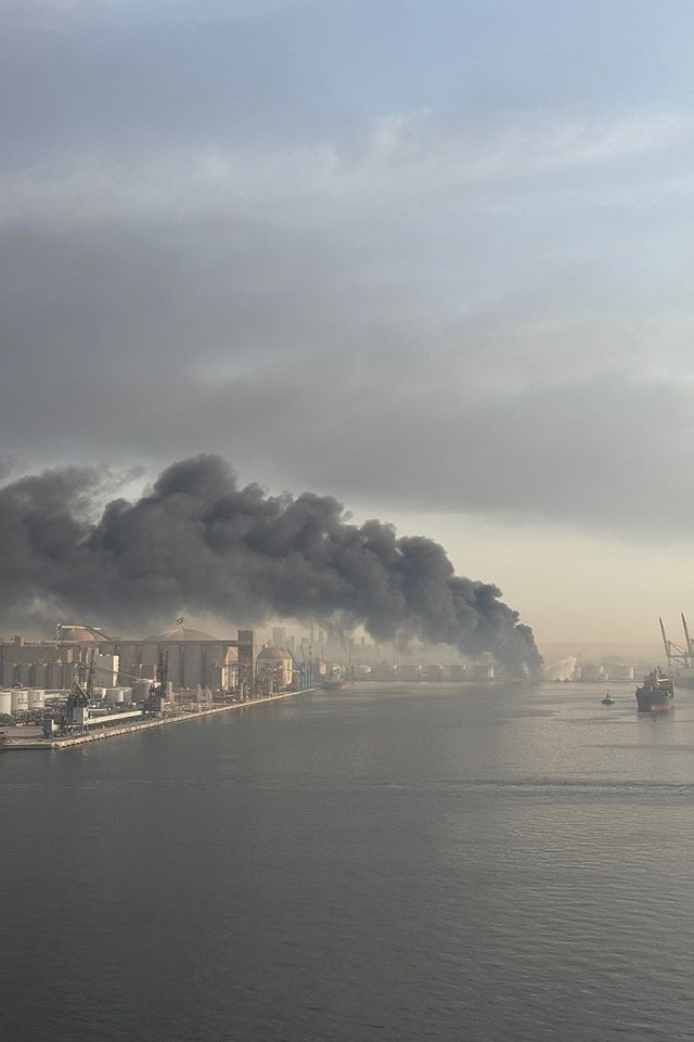 ▲ 우리 선원이 직접 촬영한 호르무즈 인접 아랍에미리트 제벨알리항. 사진=전국해상선원노동조합연맹/뉴시스