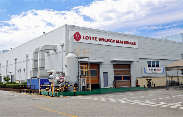 ▲ 롯데에너지머티리얼즈 익산1공장. 사진=롯데에너지머티리얼즈
