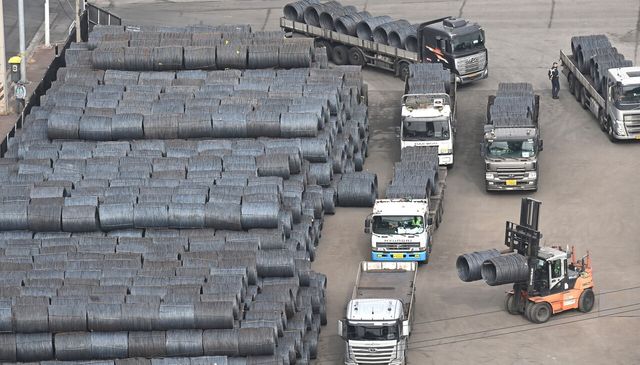 ▲ 경기 평택시 포승읍 평택항 야적장에 철강제품이 쌓여있는 모습. 사진=뉴시스