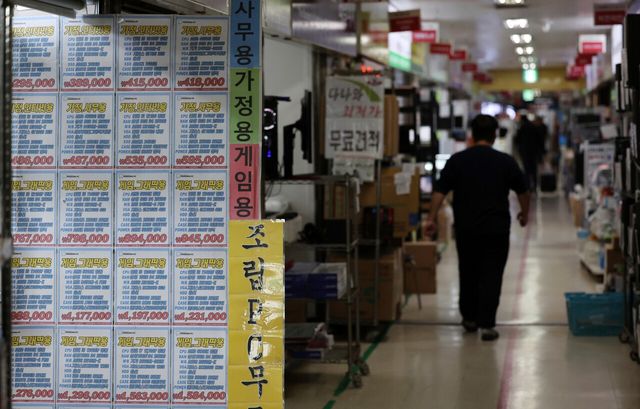 ▲ 6일 오후 서울 용산구 선인상가 컴퓨터 매장이 한산한 모습을 보이고 있다. 사진=뉴시스