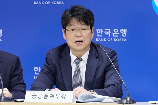 ▲ 유성욱 한국은행 금융통계부장이 5일 오전 서울 중구 한국은행에서 열린 2026년 4월 국제수지(잠정) 설명회에서 발언하고 있다. 사진=한국은행