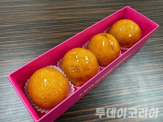 ▲ 던킨이 선보인 ‘아그작 슈가 먼치킨’. 사진=투데이코리아