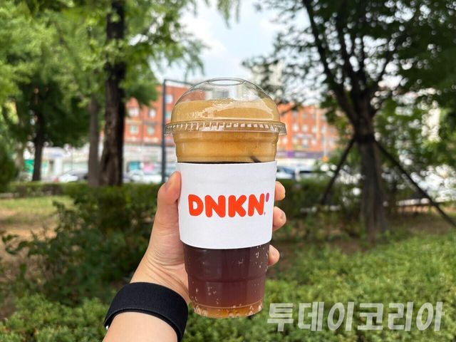 ▲ 던킨이 출시한 스파클링 아메리카노. 사진=투데이코리아