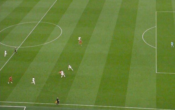 논란의 장면. 사진┃영국 언론 '스카이 스포츠'