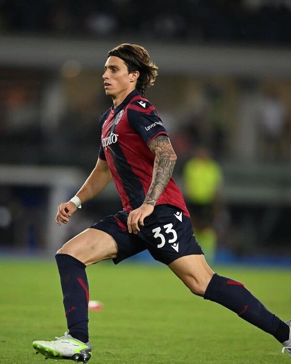 승리를 거둔 볼로냐 FC 1909.