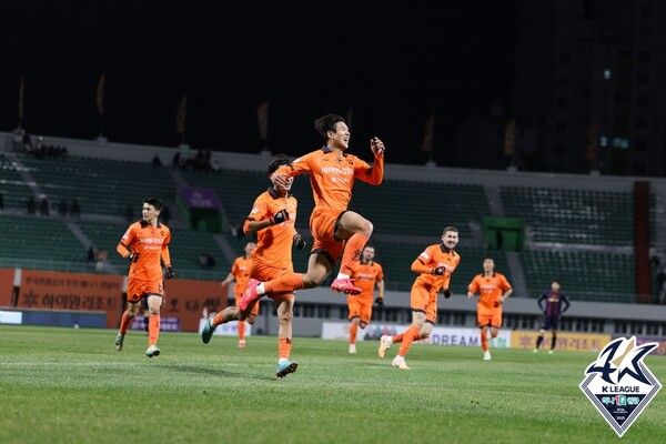 강원FC. 사진┃한국프로축구연맹
